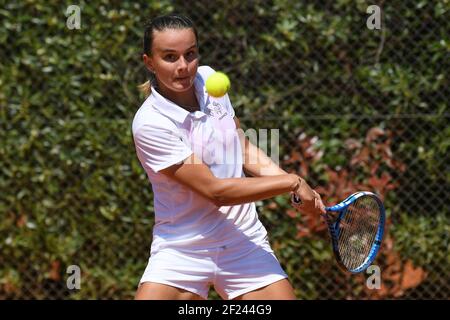 Clara Burel (Fra) tritt in Tennis Frauen Singles während der Olympischen Jugendspiele in Buenos Aires in Argentinien, Tag 3, 8. Oktober 2018, Foto Philippe Millereau / KMSP / DPPI Stockfoto