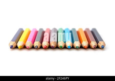 Farbstift auf weißem Hintergrund Stockfoto