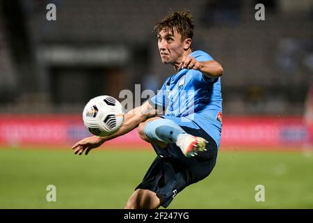 10th. März 2021; Netstrata Jubilee Stadium, Sydney, New South Wales, Australien; A League Football, Sydney Football Club gegen Western United; Joel King of Sydney Volleys der Ball frei von Gefahr Kredit: Action Plus Sports Images/Alamy Live News Stockfoto