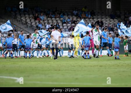 10th. März 2021; Netstrata Jubilee Stadium, Sydney, New South Wales, Australien; A League Football, Sydney Football Club gegen Western United; Tomislav Uskok von Western United führt sein Team auf den Platz Credit: Action Plus Sports Images/Alamy Live News Stockfoto