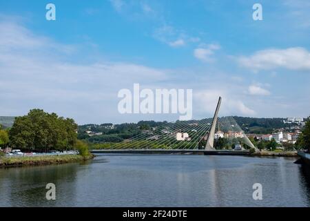 Tirantes Brücke über den Fluss Lerez, Pontevedra, Region Galicien, Spanien, Stockfoto