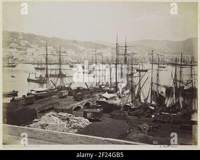 Blick auf den Hafen von Genua; Genua. Il Porto.Teil von Reise-Album mit Bildern von Sehenswürdigkeiten in Italien und Frankreich. Stockfoto