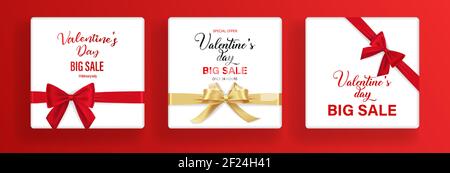 Valentinstag festliche Komposition mit zwei roten, Band Herzen mit goldenem Streifen und roten Band Blütenblätter Blumen auf einem bunten abstrakten Hintergrund. Oben Stock Vektor