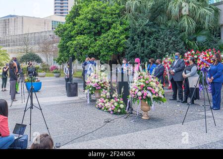 NEW ORLEANS, LA, USA - 9. MÄRZ 2021: Gedenkstätte zum ersten Jahrestag des ersten Falls von Covid-19 mit Bürgermeister Latoya Cantrell Stockfoto