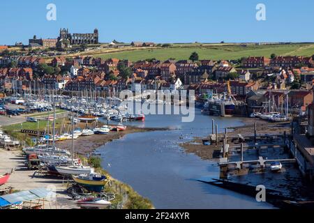 Blick entlang der Esk in Richtung Whitby Stockfoto