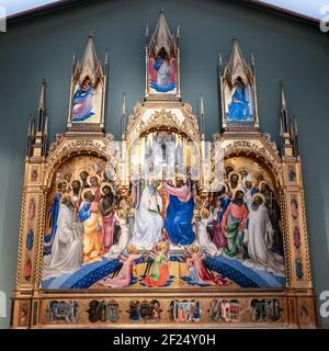 FLORENZ, TOSKANA/ITALIEN - 19. OKTOBER : Krönung des Gemäldes der Jungfrau Maria in den Uffizien in Florenz am 19. Oktober 2019 Stockfoto