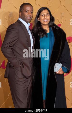 London, Großbritannien. 11th Dezember 2018. Adrian Lester und Lolita Chakrabarti bei der Filmpremiere von "Mary Queen of Scots", Arrivals, London, Großbritannien. Stockfoto