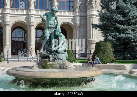 Statue vor dem vigado Concert Hall in Budapest Stockfoto