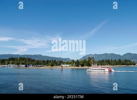 Raddampfer in der Nähe von Coral Harbour Vancouver Stockfoto