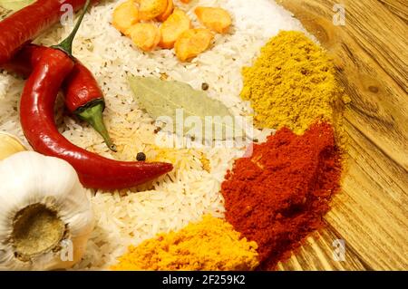 Set aus Gemüsepaella, Pilaf, Risoto, Haferbrei, Nahaufnahme. Ökologische Lebensmittel. Vegetarismus. Stockfoto