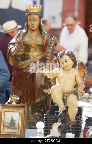 Detailaufnahme von Artikeln auf dem ältesten Markt von Sevilla, Mercadillo de los Jueves, Donnerstagsmarkt, , Sevilla, Andalusien, Spanien Stockfoto