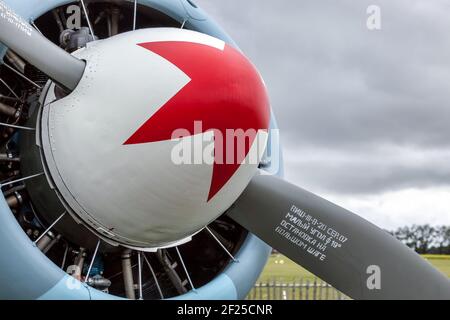 Nahaufnahme Propeller eines altrussischen Flugzeugs Stockfoto