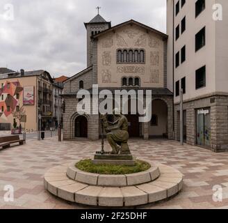 Andorra la Vella, Andorra - 7. März 2021: Blick auf die Kirche Sant Pere Martir in Andorra la Vella Stockfoto