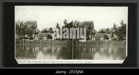 Blick auf die Pagode vom Fluss aus. Manan nornia [onz]... Stockfoto