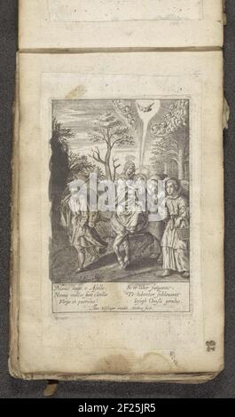 Vlucht naar Egypte; Vita Deiparae Virginis Mariae; Leven van de maagd Maria.Maria reitet mit dem Christuskind in den Armen auf dem Esel. Joseph führt das Tier in die Zügel. Sie werden von zwei Engeln begleitet, die das Gepäck tragen. In der Luft die Taube des Heiligen Geistes, umgeben von Cheruben. Am Rand eine sechszeilige Beschriftung, in zwei Spalten, in Latein. Der Druck ist Teil eines Albums. Stockfoto