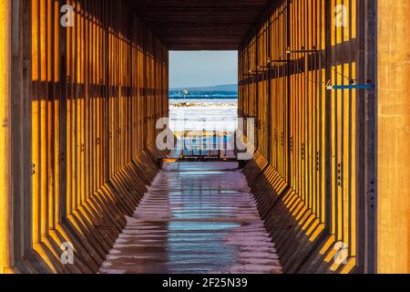 Lower Harbour Ore Dock, 1971 aufgegeben, im Februar in Marquette, Michigan, USA Stockfoto