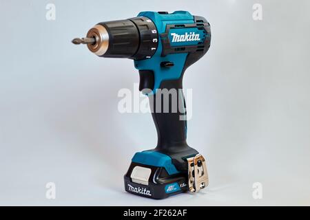 Grodno, Weißrussland - 01,22.2021: Makita DF333D Schraubendreher Stockfoto