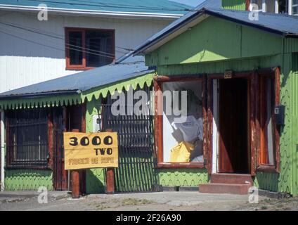 Patagonien Chile. Castro, Chiloé Island (gescannt von Farblider) Stockfoto