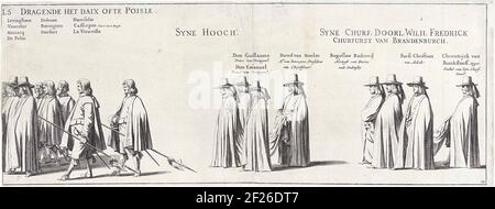 De grafenisstoet van Frederik Hendrik (plaat nr. 23), 1647; De grafenisstoet van stadhouder Frederik Hendrik te 's-Gravenhage 1647.die Trauerprozession des Stadholders Frederik Hendrik in 's-Gravenhage am 10. Mai 1647. Tafel Nr. 23 mit einem Teil der Prozession, über den Menschen sind ihr Name und ihre Funktion. Teil einer Serie von 30 Platten und 20 Textblättern, die zusammen geklebt werden sollen. Stockfoto