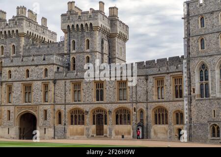 WINDSOR, MAIDENHEAD WINDSOR/UK - JULI 22 : Blick auf Windsor Castle in Windsor, Maidenhead Windsor am 22. Juli 2018. Eine Unident Stockfoto