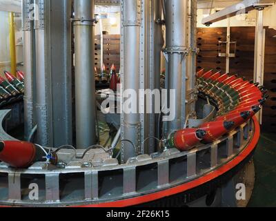 Zeughaus voller Muscheln auf HMS Belfast Stockfoto