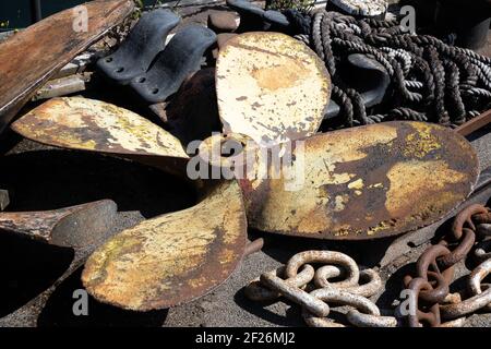 BRISTOL, Großbritannien - 14. Mai: Verschiedenes von Schiffsausrüstungen durch die SS Great Britain im Trockendock in Bristol am 14. Mai 2019 Stockfoto