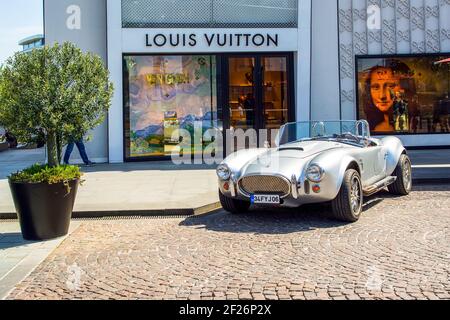 ISTANBUL, TÜRKEI - 30. APRIL 2017: Istinye Park - luxuriöses türkisches Einkaufszentrum mit prestigeträchtigen Boutiquen, Istanbul, Türkei, 30. April 2017 Stockfoto