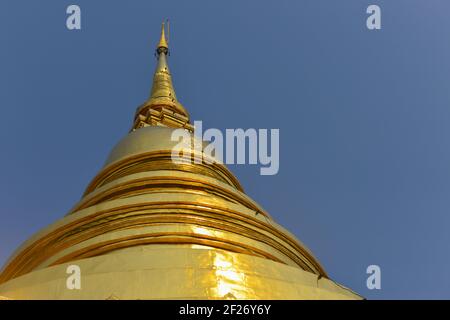 Golden Stupa, Wat Phra Singh Tempel, Chiang Mai, Thailand Stockfoto