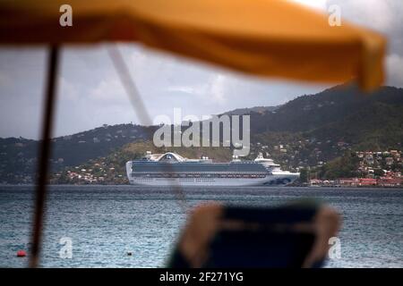 Kronprinzessin der Prinzessin Kreuzfahrten vor der großen anse Bucht festgemacht st. george grenada windward Inseln West indies Stockfoto