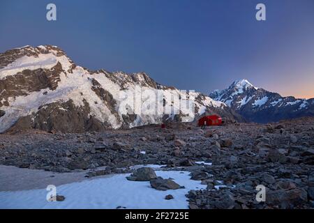 Mt Sefton (links), Aoraki / Mt Cook (rechts), Mueller Hut, Sealy Range, Aoraki / Mount Cook National Park, South Island, Neuseeland Stockfoto