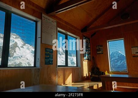 Mt Sefton (links), und Aoraki / Mt Cook (rechts), von der Mueller Hut, Sealy Range, Aoraki / Mount Cook National Park, South Island, Neuseeland Stockfoto