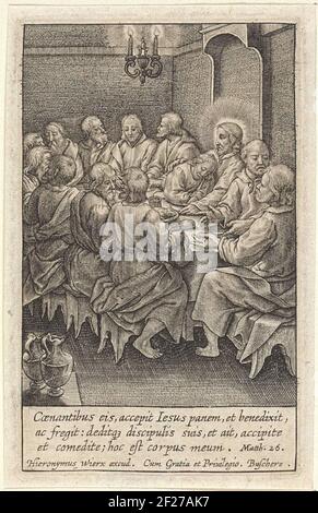 Laatste Avondmaal; Passie van Christus; Passio Domini Nostri Iesv Christi.Christus und seine Schüler um einen Tisch. Christus ist in der Mitte und Johannes lehnt sich an ihn. Am Rand ein dreibeiniges bibelzitat aus matt. 26 in Latein. Stockfoto