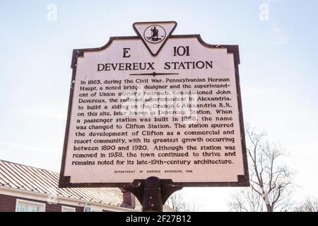 Clifton, VA, USA 11-14-2020: Devereux Railway Station, gebaut in der Mitte des Bürgerkrieges im Jahr 1863 war sehr wichtig für die militärische Mobilisierung und hat s Stockfoto