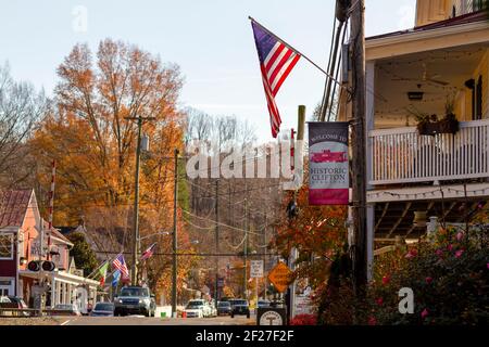 Clifton, VA, USA 11/14/2020: Das historische Clifton, gegründet 1862, ist eine kleine malerische Stadt in Fairfax County mit vielen Häusern aus dem 19th. Jahrhundert. Imag Stockfoto