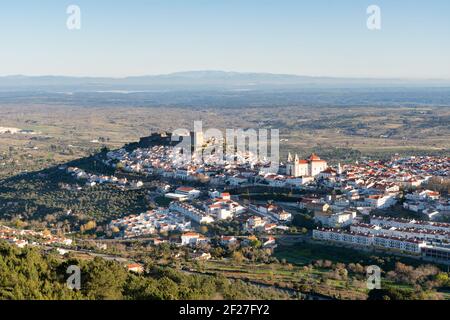 Castelo de Vide in Alentejo, Portugal von der Serra de Sao Mamede Stockfoto