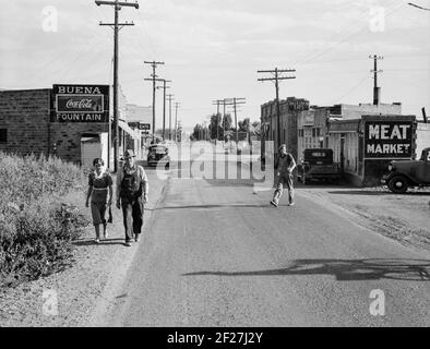 Washington, Buena, Yakima County. Yakima Valley kleine Stadt. Eine Grafschaft, die Platz fünf in den Vereinigten Staaten im Wert der landwirtschaftlichen Produktion August 1939. Foto von Dorothea lange Stockfoto