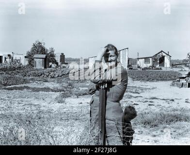 Arkansas Mutter kommt nach Kalifornien für einen Neuanfang, mit Ehemann und elf Kindern. Jetzt eine ländliche Rehabilitation Client. Tulare County, Kalifornien. November 1938. Foto von Dorothea lange Stockfoto