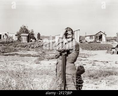 Arkansas Mutter kommt nach Kalifornien für einen Neuanfang, mit Ehemann und elf Kindern. Jetzt eine ländliche Rehabilitation Client. Tulare County, Kalifornien. November 1938. Foto von Dorothea lange Stockfoto