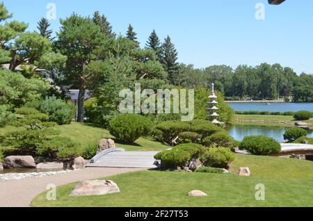 Blick auf den japanischen Garten Nikka Yuko in Lethbridge, Alberta, Kanada Stockfoto