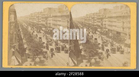 Gezicht Op von Boulevard de Sevastopol in Boulevard de Strasbourg in Parijs; Perspektive der Boulevards von Sebastopol und Straßburg; sofortige Ansicht von Paris .. Stockfoto