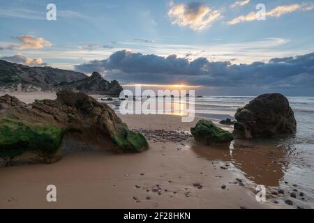 Strand Praia do amado bei Sonnenuntergang in Costa Vicentina, Portugal Stockfoto