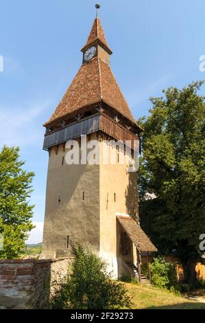 Wehrturm der befestigten Kirche von Biertan, in Rumänien Stockfoto