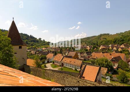 Blick von der Wehrkirche in Biertan über dem Dorf, in Rumänien Stockfoto