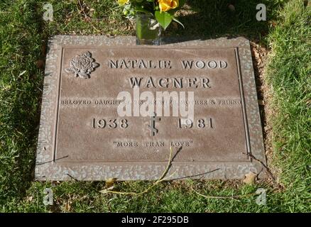 Los Angeles, California, USA 9th March 2021 EIN allgemeiner Blick auf die Atmosphäre des Grabes von Natalie Wood im Pierce Brothers Westwood Village Memorial Park am 9. März 2021 in Los Angeles, Kalifornien, USA. Foto von Barry King/Alamy Stockfoto Stockfoto