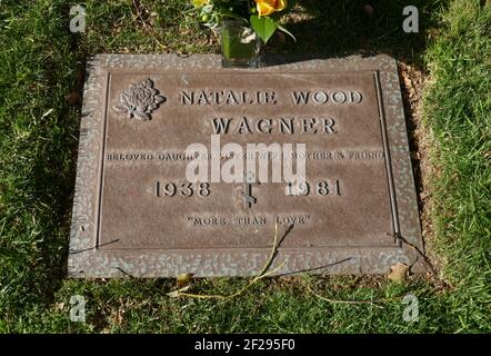 Los Angeles, California, USA 9th March 2021 EIN allgemeiner Blick auf die Atmosphäre des Grabes von Natalie Wood im Pierce Brothers Westwood Village Memorial Park am 9. März 2021 in Los Angeles, Kalifornien, USA. Foto von Barry King/Alamy Stockfoto Stockfoto