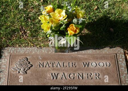 Los Angeles, California, USA 9th March 2021 EIN allgemeiner Blick auf die Atmosphäre des Grabes von Natalie Wood im Pierce Brothers Westwood Village Memorial Park am 9. März 2021 in Los Angeles, Kalifornien, USA. Foto von Barry King/Alamy Stockfoto Stockfoto
