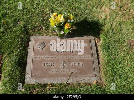 Los Angeles, California, USA 9th March 2021 EIN allgemeiner Blick auf die Atmosphäre des Grabes von Natalie Wood im Pierce Brothers Westwood Village Memorial Park am 9. März 2021 in Los Angeles, Kalifornien, USA. Foto von Barry King/Alamy Stockfoto Stockfoto