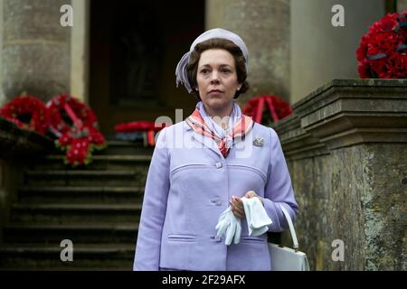 OLIVIA COLMAN in THE CROWN (2016), Regie: PETER MORGAN. KREDIT: LINKE BANK BILDER/SONY BILDER TV PROD UK / ALBUM Stockfoto