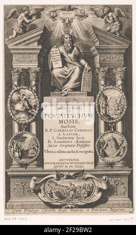 Mozes en vijf scènes uit de Pentateuch; Titelpagina voor: C. van der Steen, Commentaria in Pentateuchum Mosis, Antwerpen, 1623.Moses mit den rechtlichen Tabellen leben auf einem piastal mit dem Titel des Buches. Auf beiden Seiten und unter fünf Kartuschen mit Szenen aus den ersten fünf Bibelbüchern des Alten Testaments, dem Pentateuch. Stockfoto