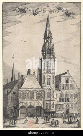 Gezicht op het Oude Stadhuis te Amsterdam; Het Stathuys t' Amsterdam.Blick auf das alte Rathaus am Dam-Platz in Amsterdam. Noch mit dem Kirchturm im Jahr 1615 abgebaut. Mehrere Figuren im Vordergrund. Eine Banderole in der Mitte mit dem Titel. Stockfoto